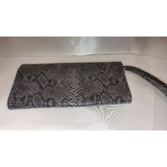 Banana Republic Lizard Print Wristlet Clutch - Picture 3 of 5